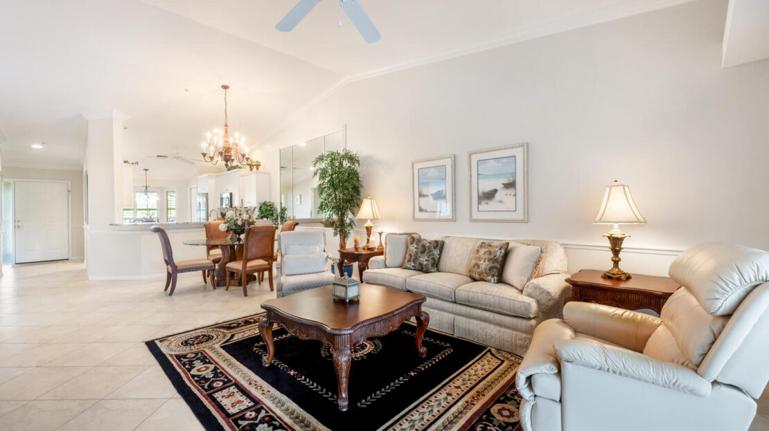 Elegant living room with classic furniture and a cozy ambiance.